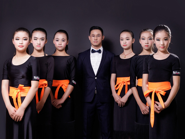 鹽商人物第24期丨專訪夢黑池舞蹈創(chuàng)始人陸豐裕：逐夢人生，舞動精彩