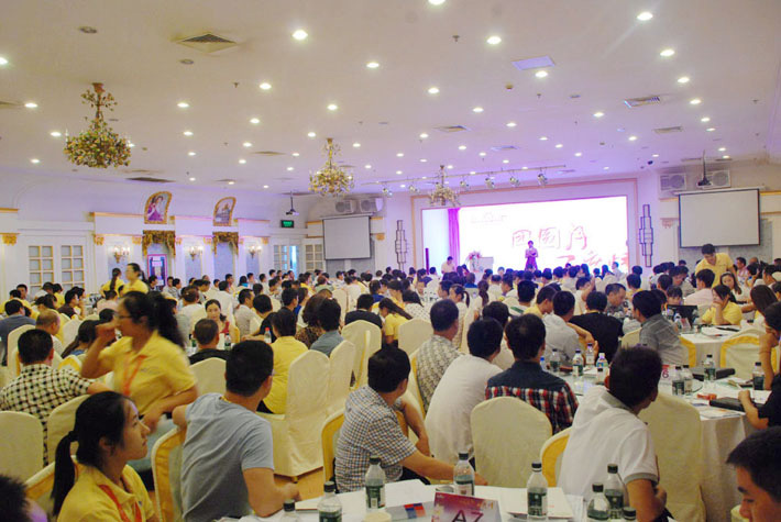 團(tuán)圓月，百度情——2014年百度推廣中秋答謝會活動報道